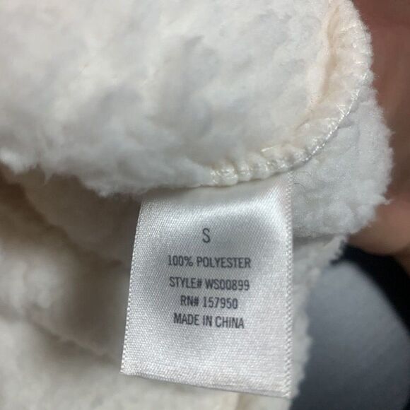 White teddy cardigan sweater Francescas Harmony Harper Heritage size small - Picture 8 of 9